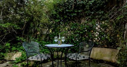 Austin Street Retreat - Annie's