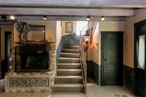 Fireplace - Austin Street Retreat - El Jefe's (Fredericksburg)