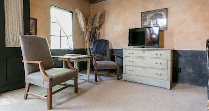 Austin Street Retreat - El Jefe's