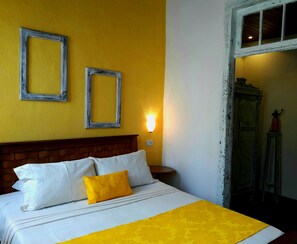 套房 (Double) | 迷你吧、客房内保险箱、特色装修、办公桌