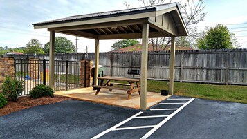 BBQ/picnic area