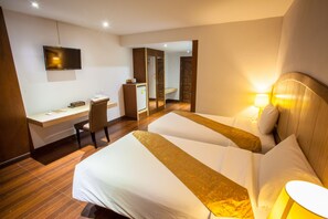 VIP Twin Room | Frigobar, camas extras/dobráveis (sobretaxa), Wi-Fi de cortesia