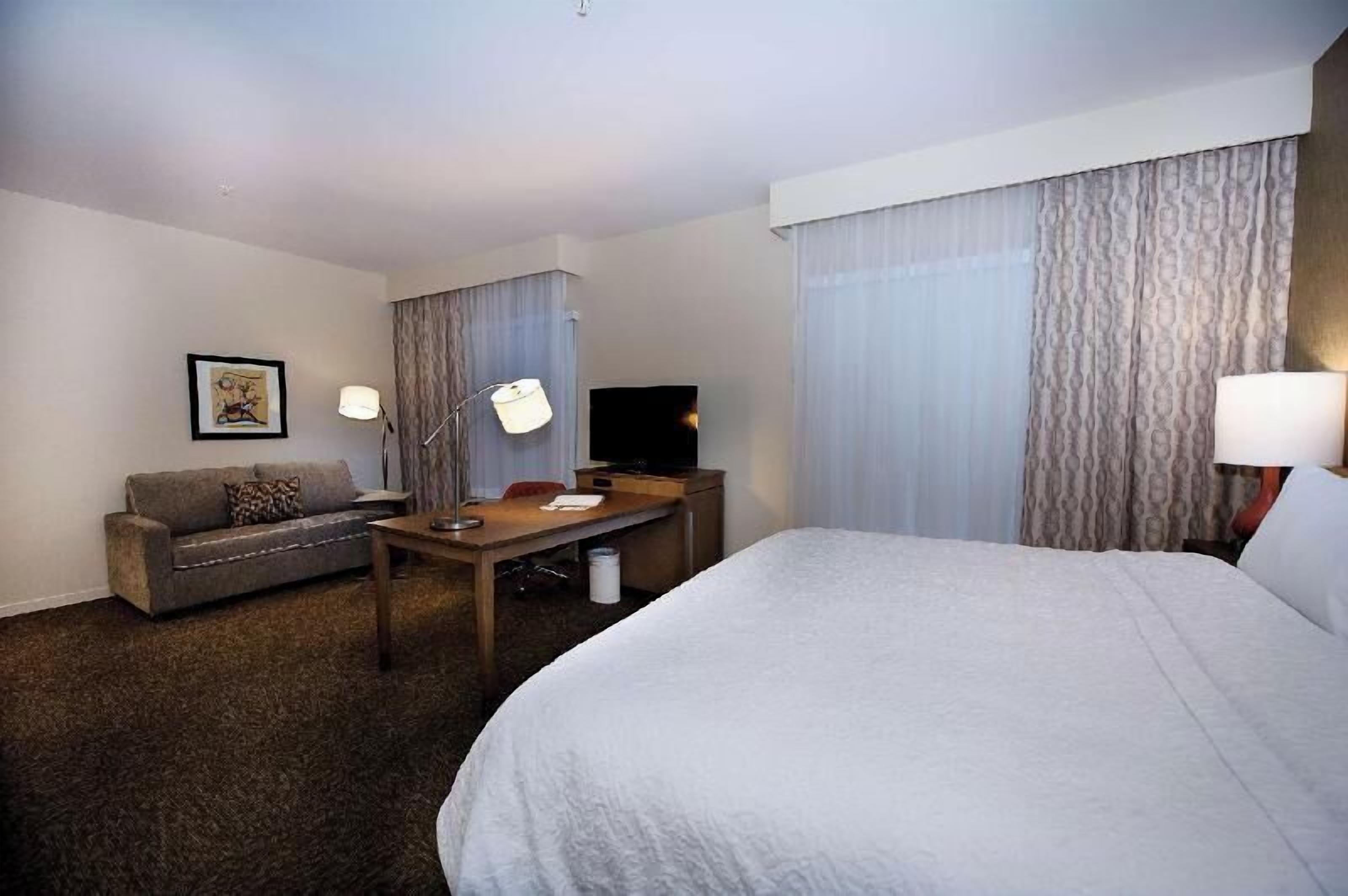 In-room safe, free WiFi, bed sheets