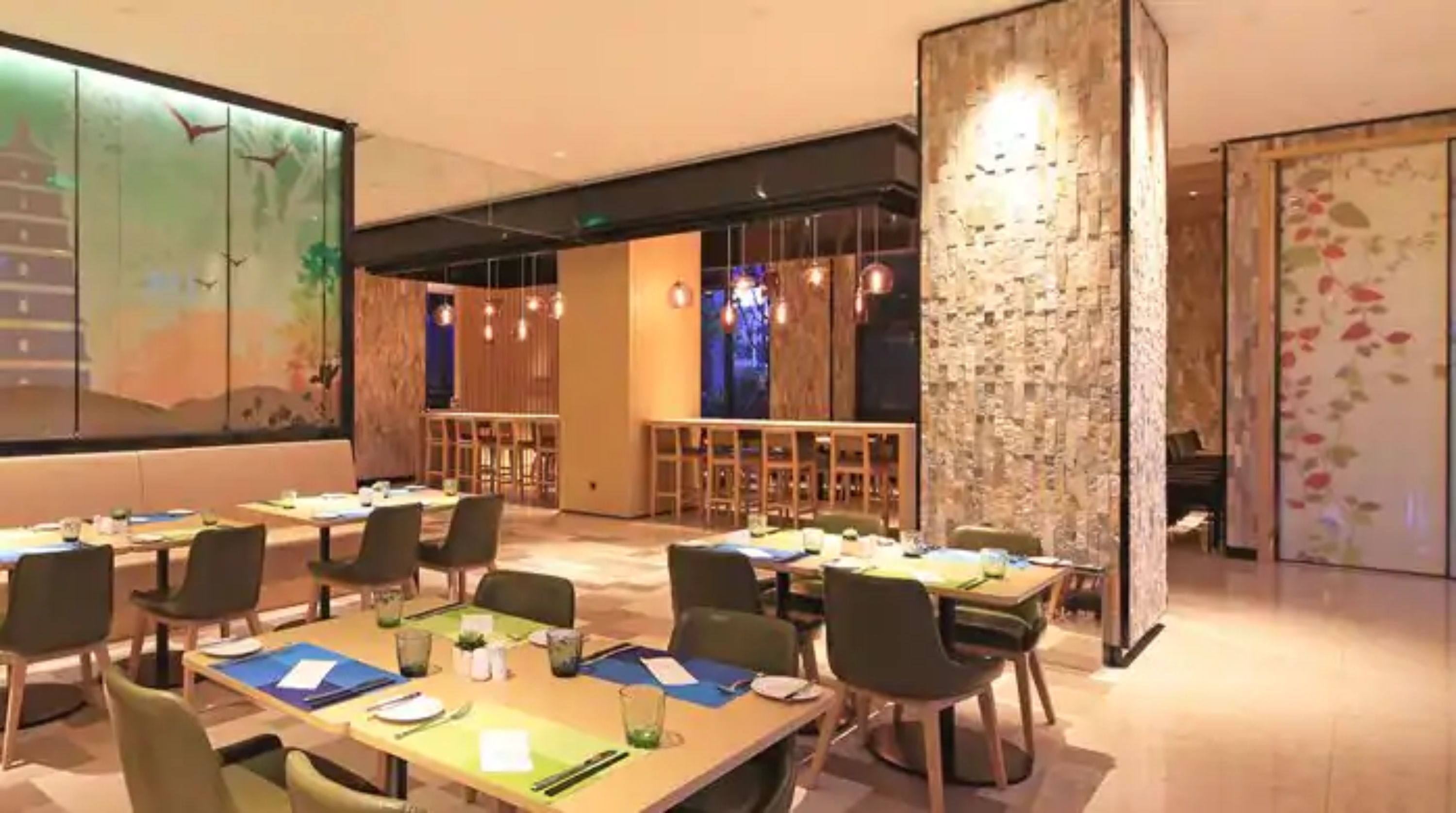 lunch and dinner served