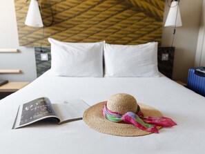 Camera, 1 letto matrimoniale (SweetRroom by Ibis) | Biancheria da letto ipoallergenica, una scrivania, tende oscuranti