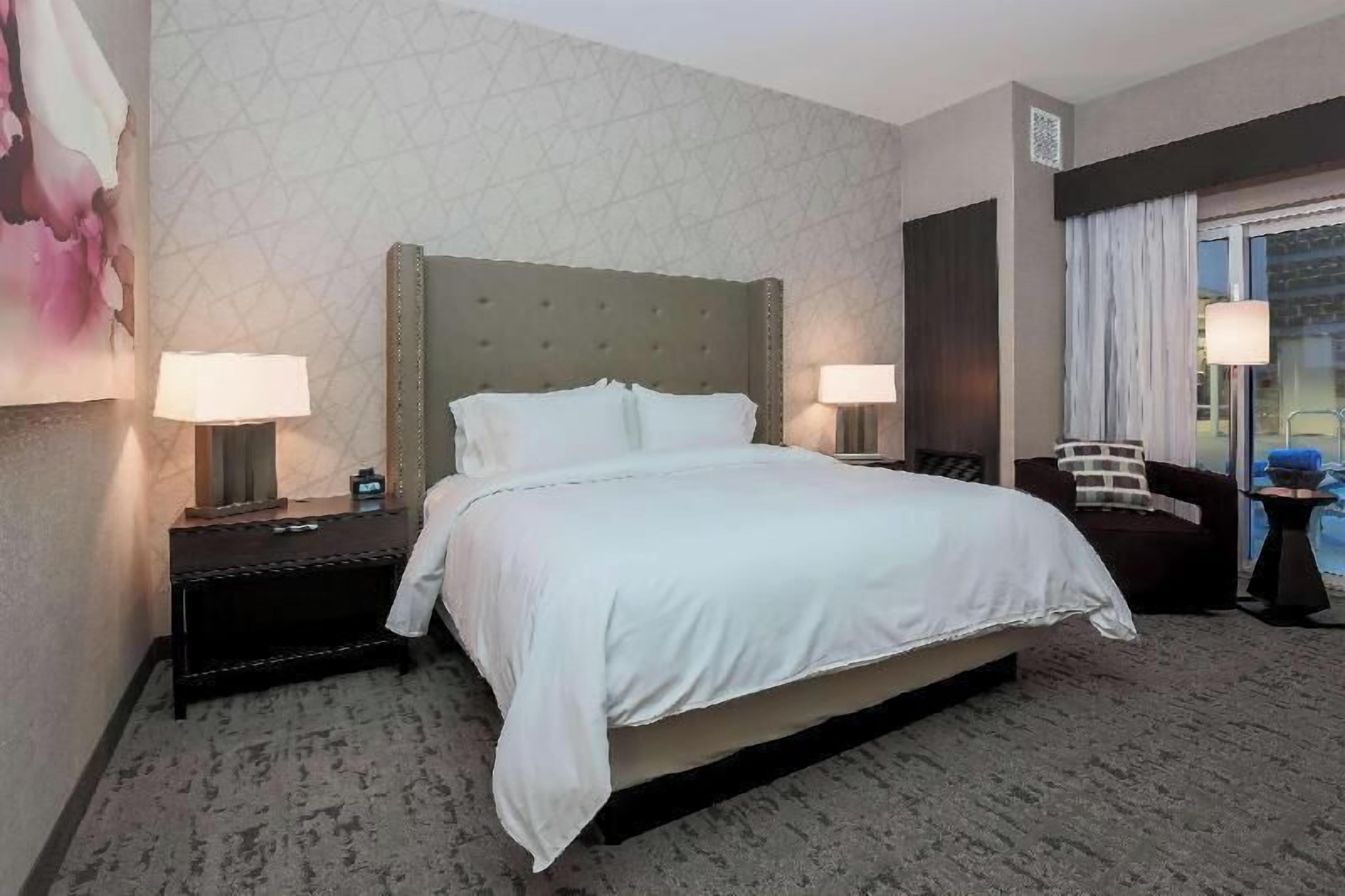 Premium bedding, in-room safe, desk, blackout curtains