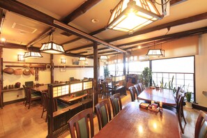 Lunch and dinner served - Fuji Green Hotel (Fuji)