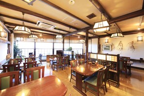 Lunch and dinner served - Fuji Green Hotel (Fuji)