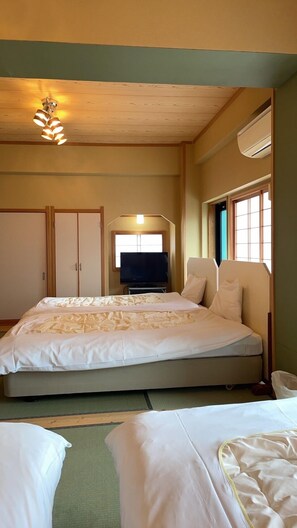 Japanese Style Triple Room with Open Air Bath - 202 | Desk, free WiFi