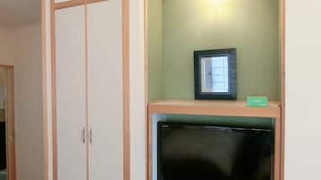 Twin Room with Open Air Bath - 201 | Desk, free WiFi