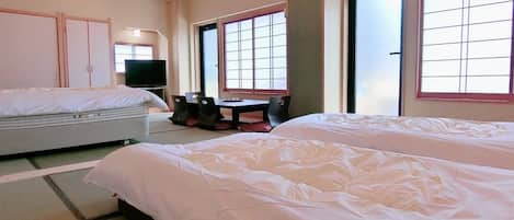 Quarto tradicional, para não fumantes (Japanese Style, Open Air Bath, 202) | Escrivaninha, Wi-Fi de cortesia