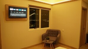 1 bedroom, desk, iron/ironing board, free WiFi