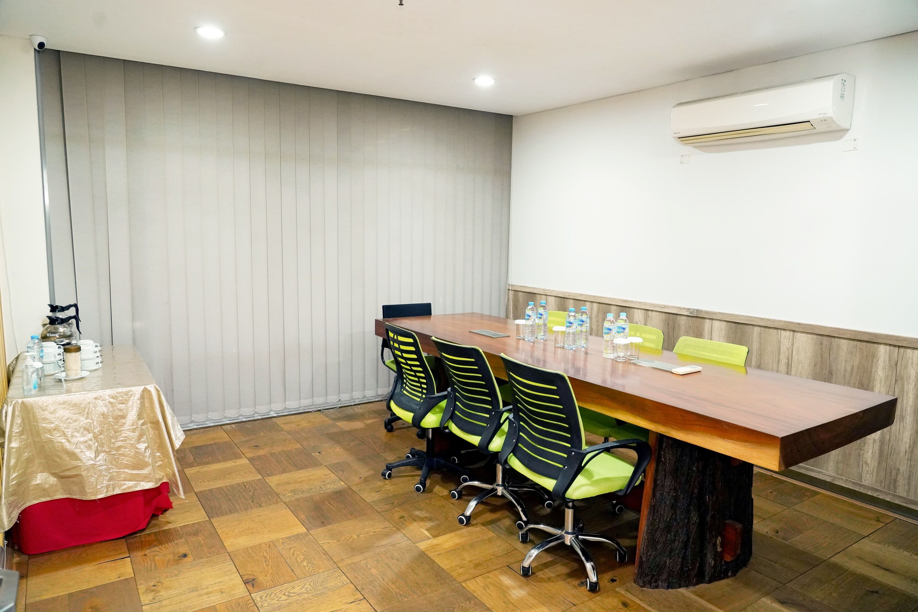 Foto - Whiz Hotel Cikini Jakarta