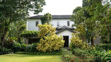 Fachada de la propiedad