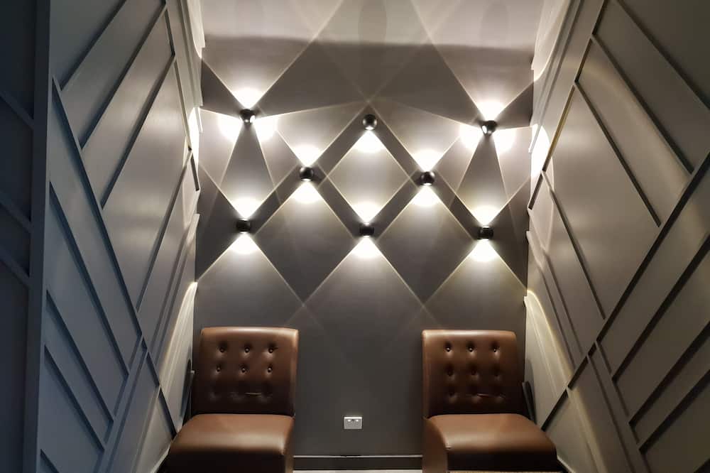 Peninsula International Hotel