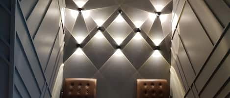 2 bars/lounges, poolside bar