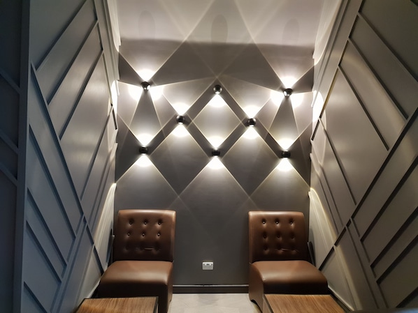 2 bars/lounges, poolside bar - Peninsula International Hotel (Suva)