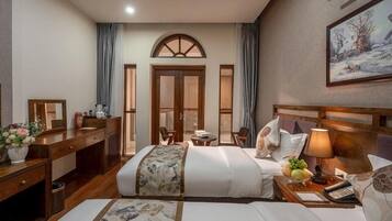 Minibar, in-room safe, desk, soundproofing