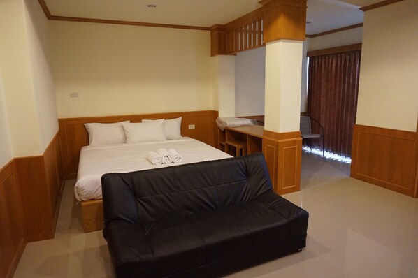 Deluxe Double Room | Desk, free WiFi