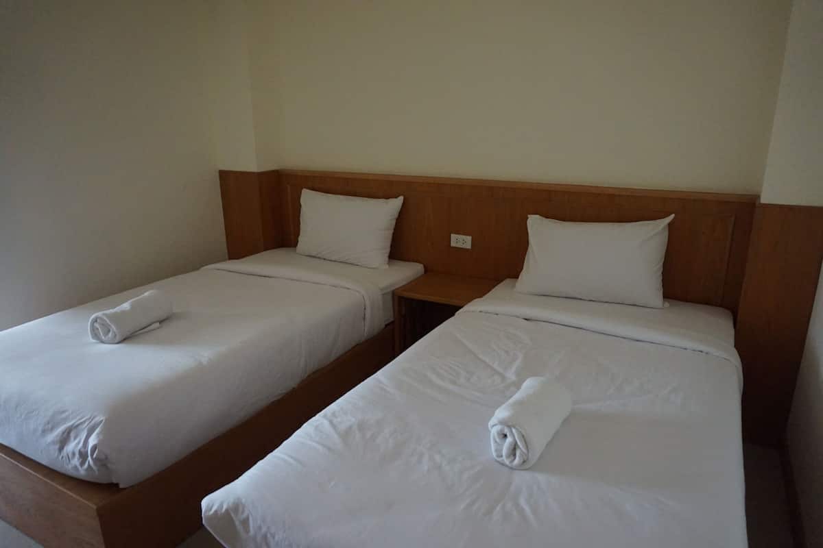 superior twin room | desk, free wifi