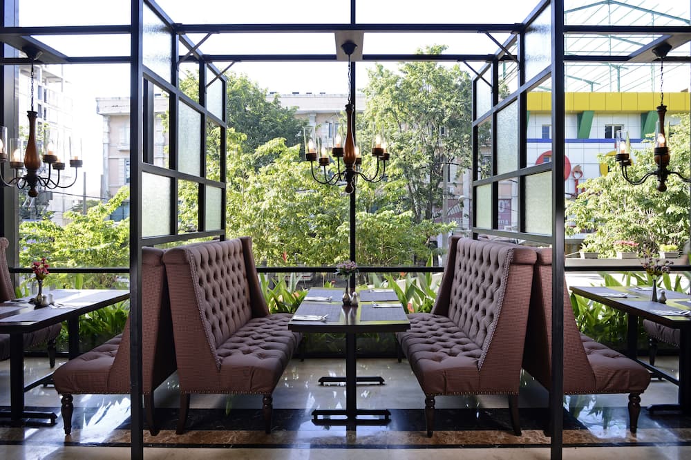 Aria Centra Hotel Surabaya