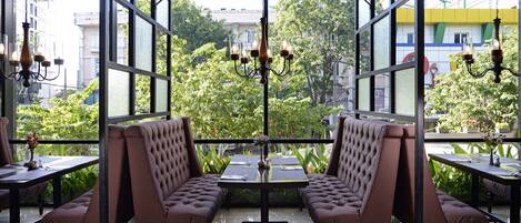 Café da manhã com buffet todos os dias (IDR 125000 por pessoa)