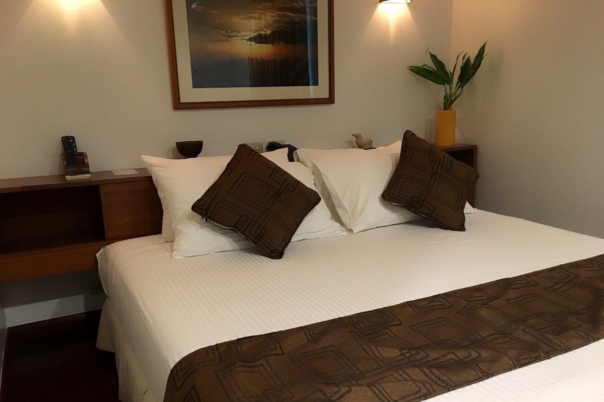 Suite | In-room safe, desk, WiFi (free)