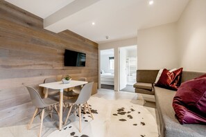 公寓, 2 间卧室 (4 Share ) | 起居区 | 智能电视、Netflix