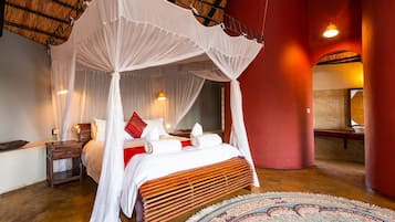 Villa | Schreibtisch, kostenlose Babybetten, Zustellbetten, Bettwäsche