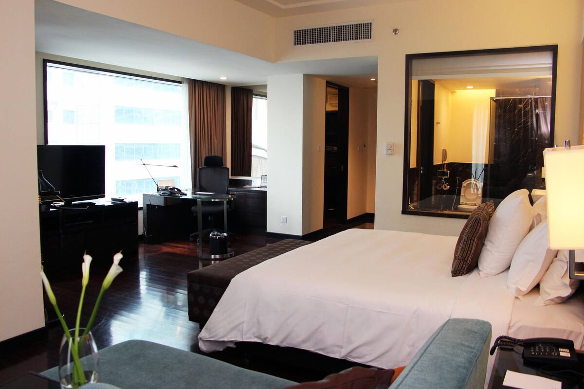 Club Premier Room 