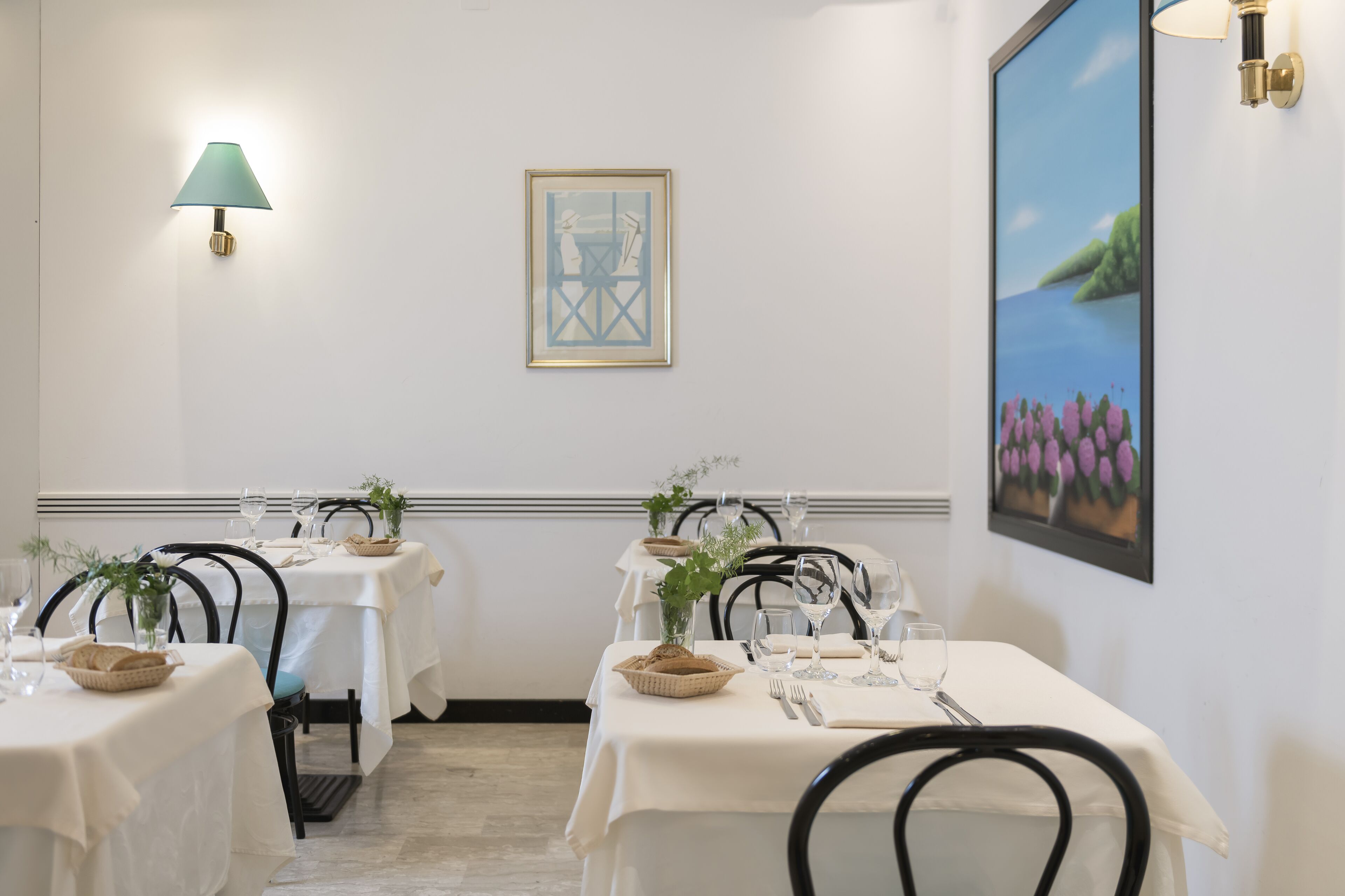 lunch and dinner served, italian cuisine