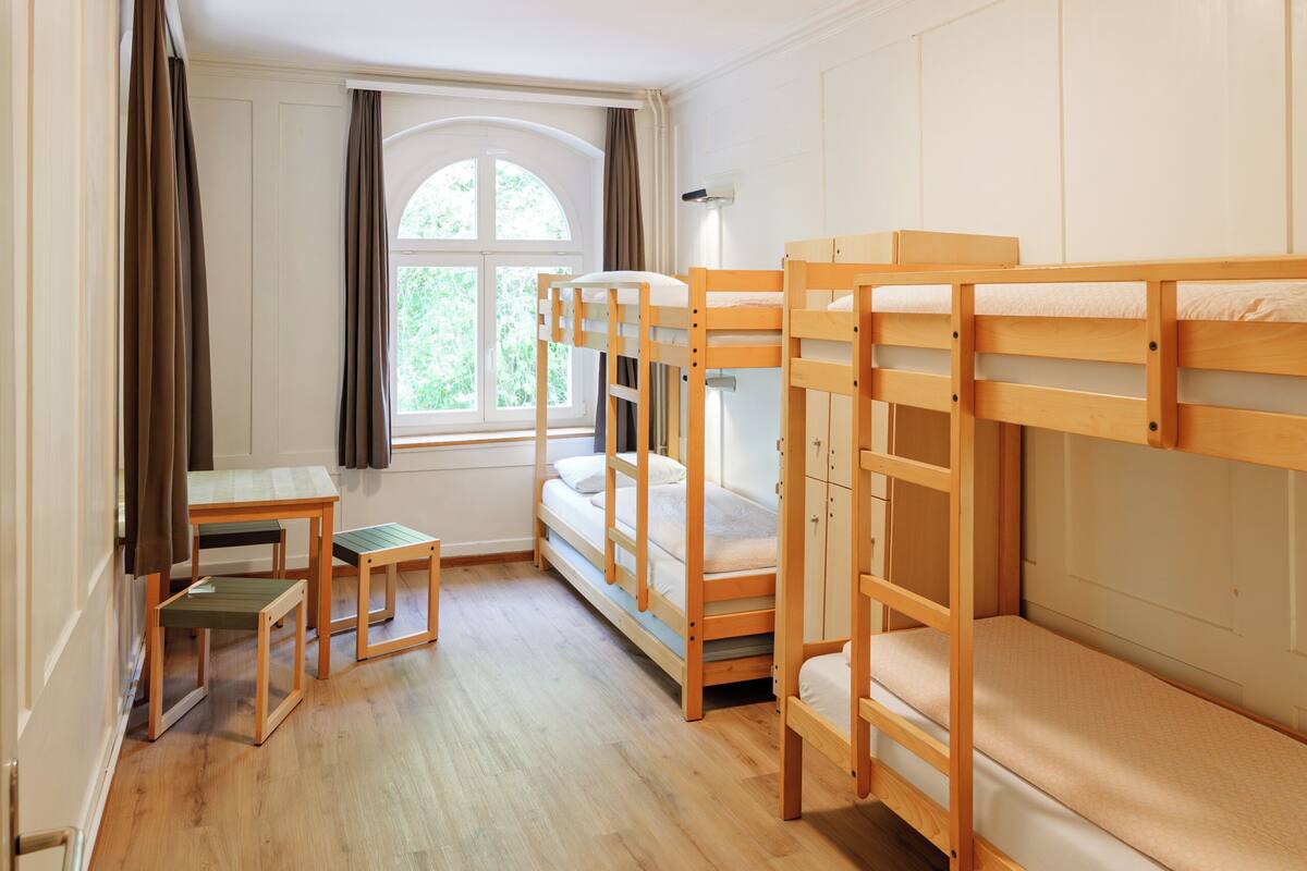 Desk, bed sheets