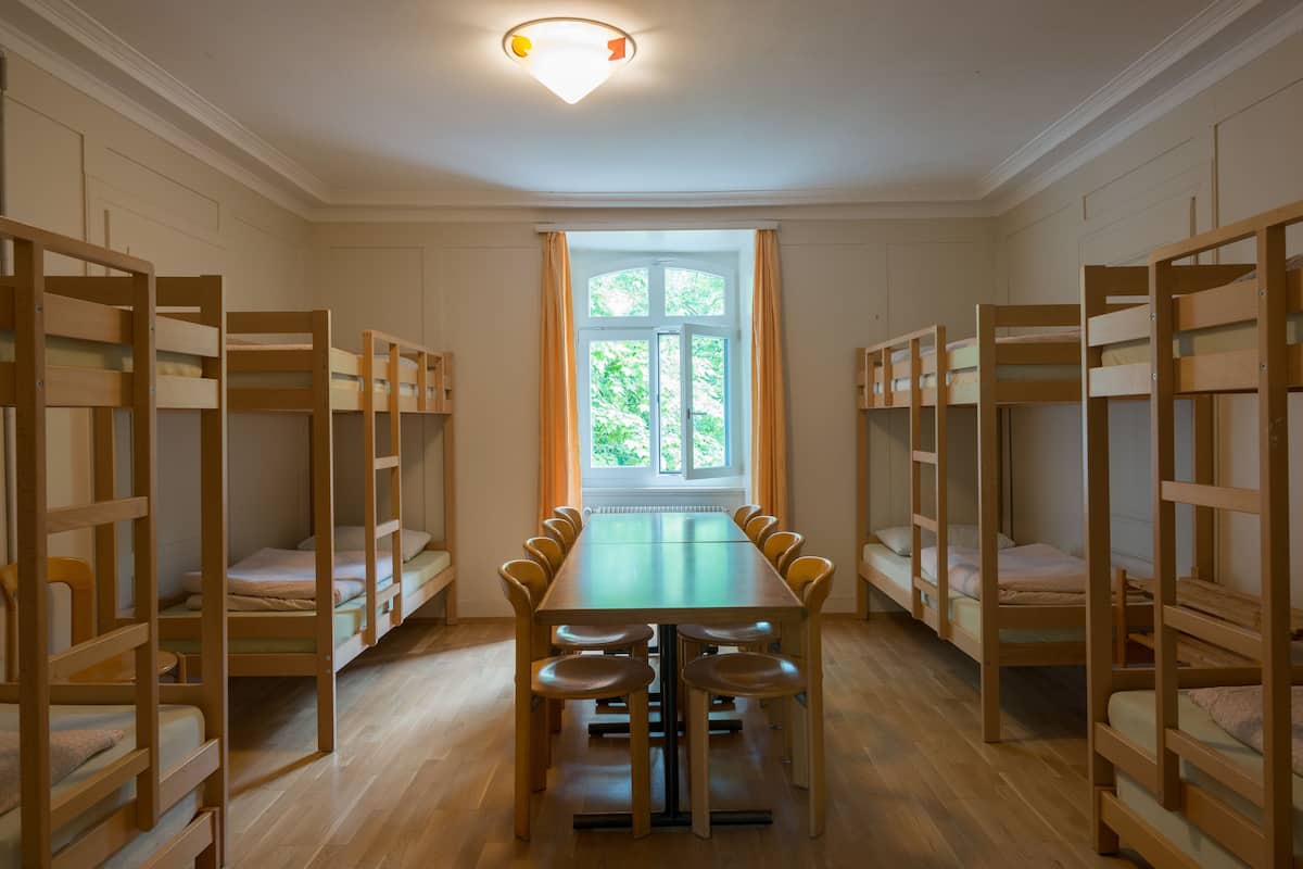 Desk, bed sheets