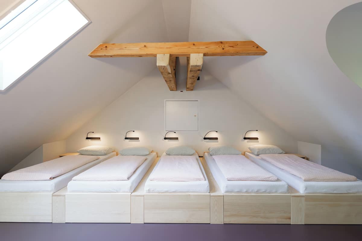 Desk, bed sheets