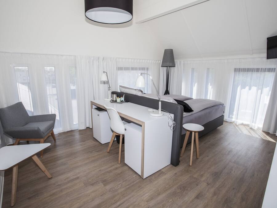 Deluxe Double Room | In-room safe, desk, laptop workspace, iron/ironing board
