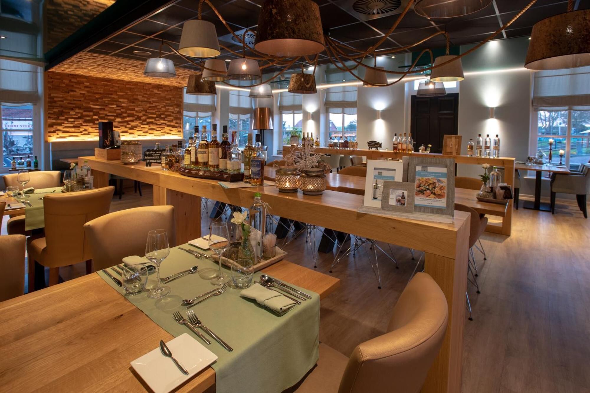 lunch and dinner served, french cuisine