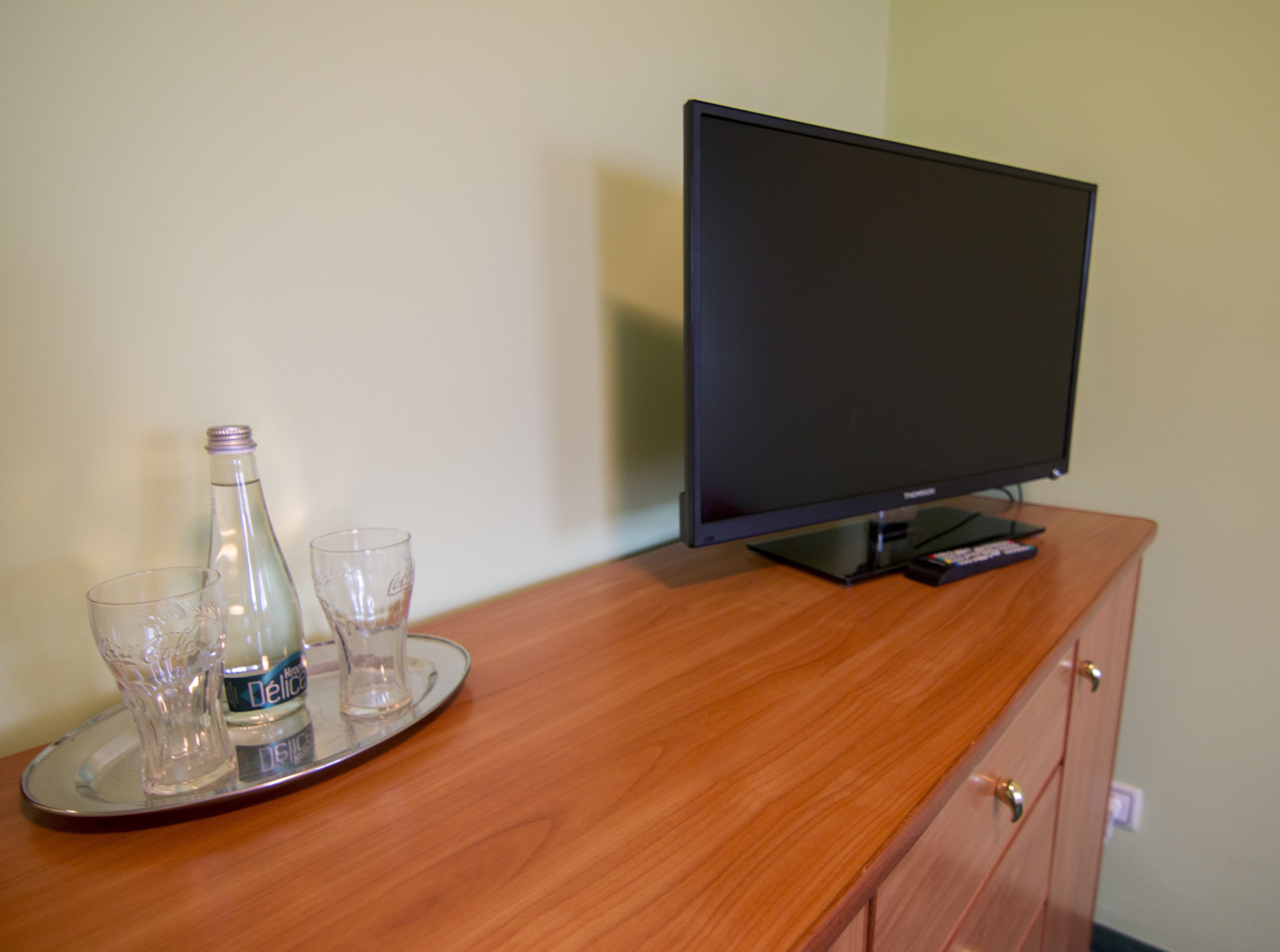 classic double room, 1 bedroom | desk, iron/ironing board, free wifi