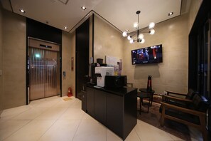 Lobby sitting area - Dublin Hotel (Busan)