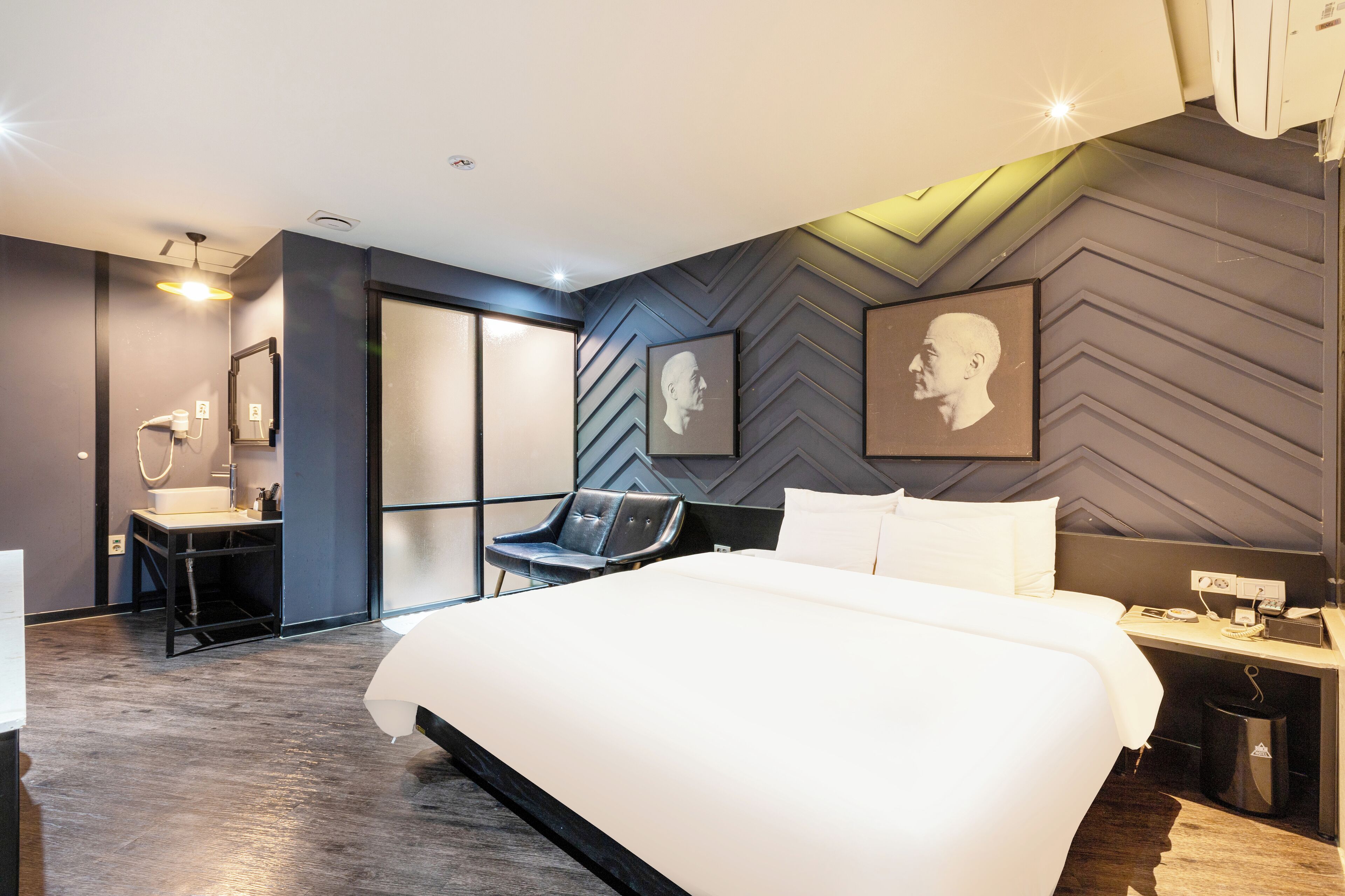 Double Room | Premium bedding, down comforters, free WiFi, bed sheets