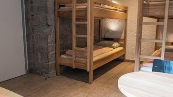 Standardzimmer, Gemeinschaftsbad (Quintuple)