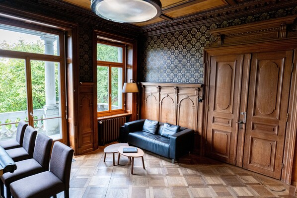 Khu tiếp khách ở sảnh