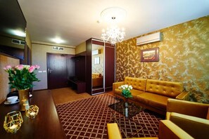 スタンダード アパートメント 1 ベッドルーム 冷蔵庫 | 高級寝具、セーフティボックス (室内)、デスク、アイロン / アイロン台