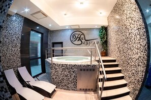Couples treatment room(s), body treatments, aromatherapy