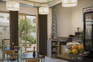 Free daily continental breakfast  - Hotel Art (Ljubljana)