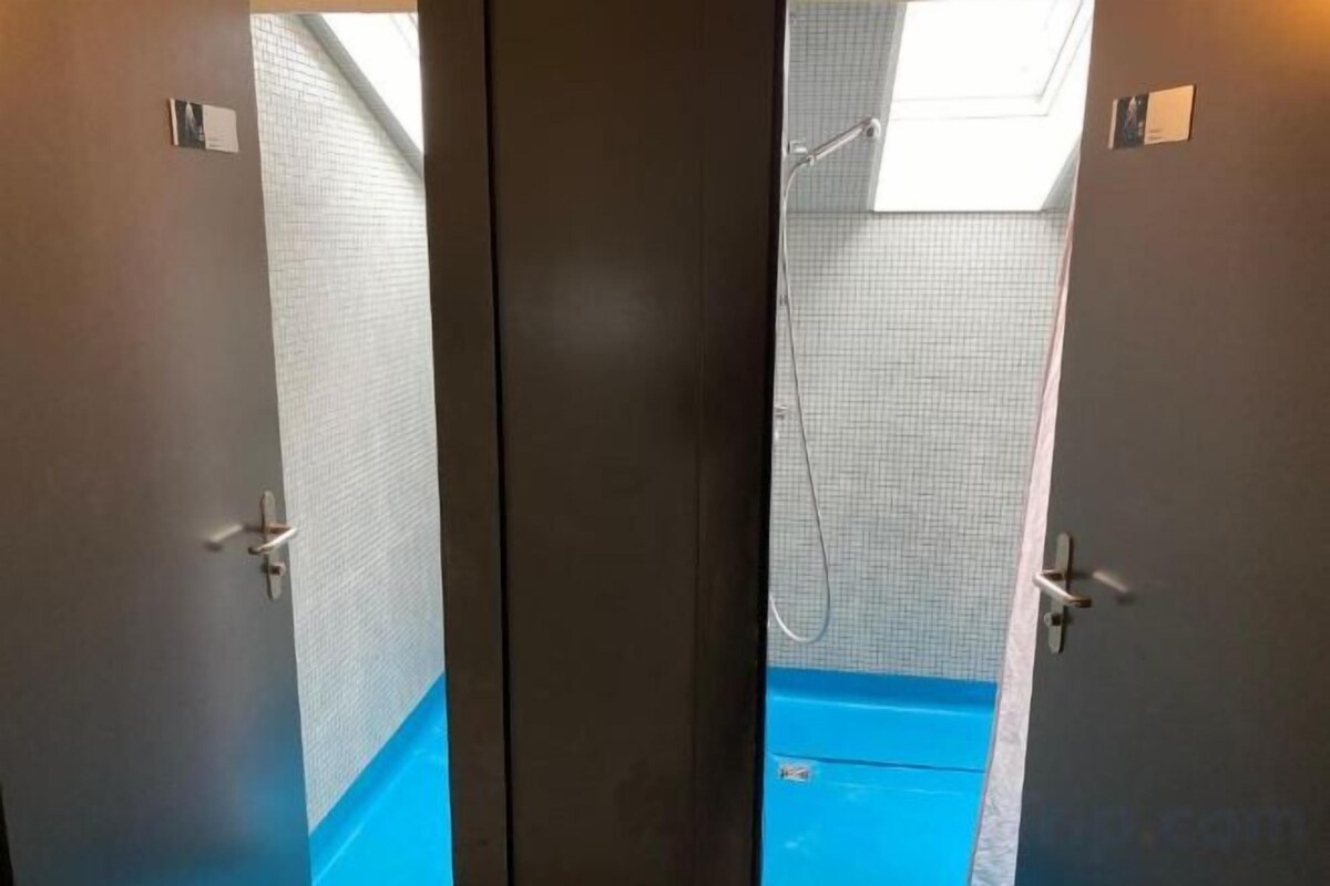 Douche, serviettes fournies