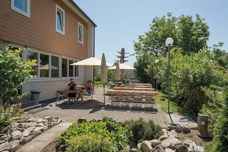 Restaurante al aire libre. Youth Hostel Stein am Rhein