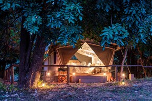 Classic Tent, 1 Bedroom (Safari) | Egyptian cotton sheets, premium bedding, in-room safe - Flatdogs Camp (South Luangwa National Park)