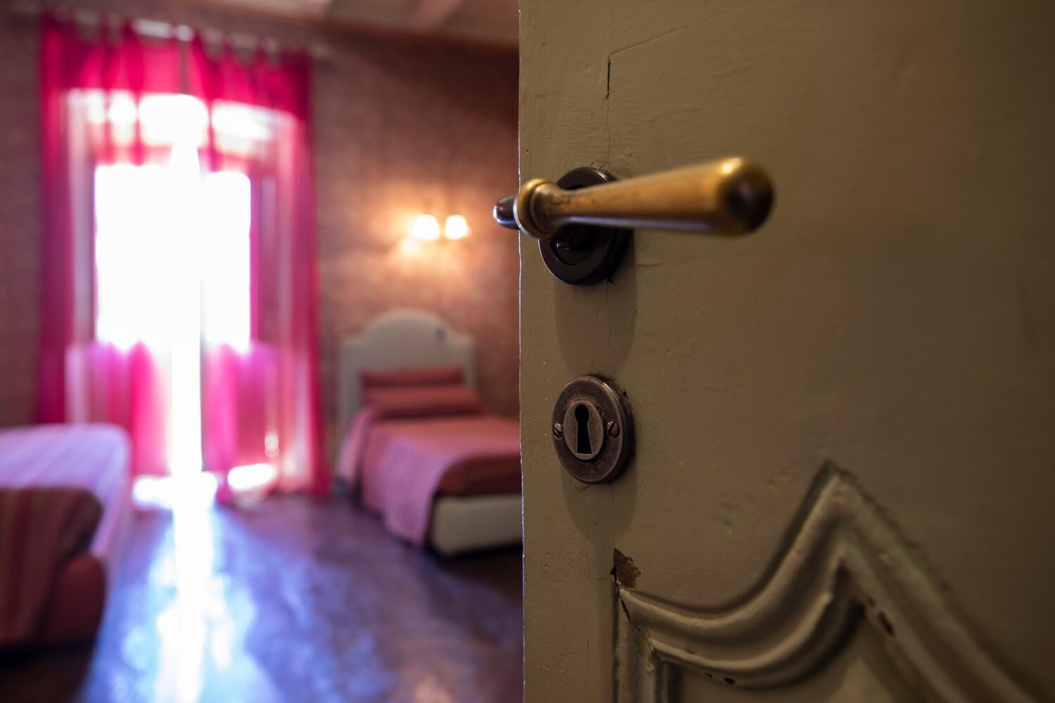 desk, cots/infant beds, rollaway beds, free wifi