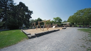Área de juegos infantiles al aire libre