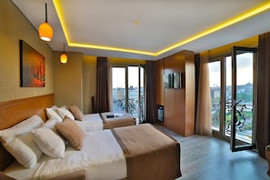 Standard Double or Twin Room | Premium bedding, minibar, in-room safe, desk - Corner Hotel (Istanbul)
